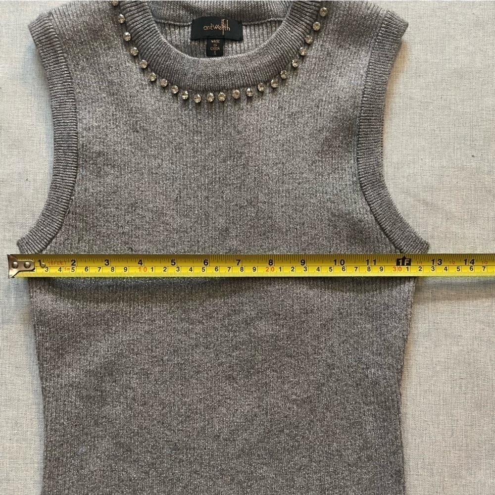 Ontwelfth Silver with rhinestones around neck Sweater Tank size small - Picture 8 of 10